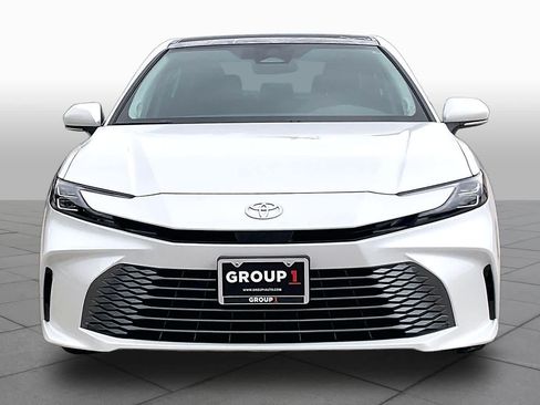 Used 2025 Toyota Camry XLE w/ Premium Package FWD image 4
