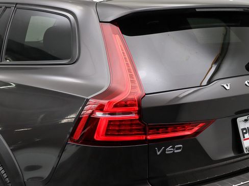Used 2024 Volvo V60 B5 Cross Country Ultimate w/ Protection Package Premier AWD/4WD image 11