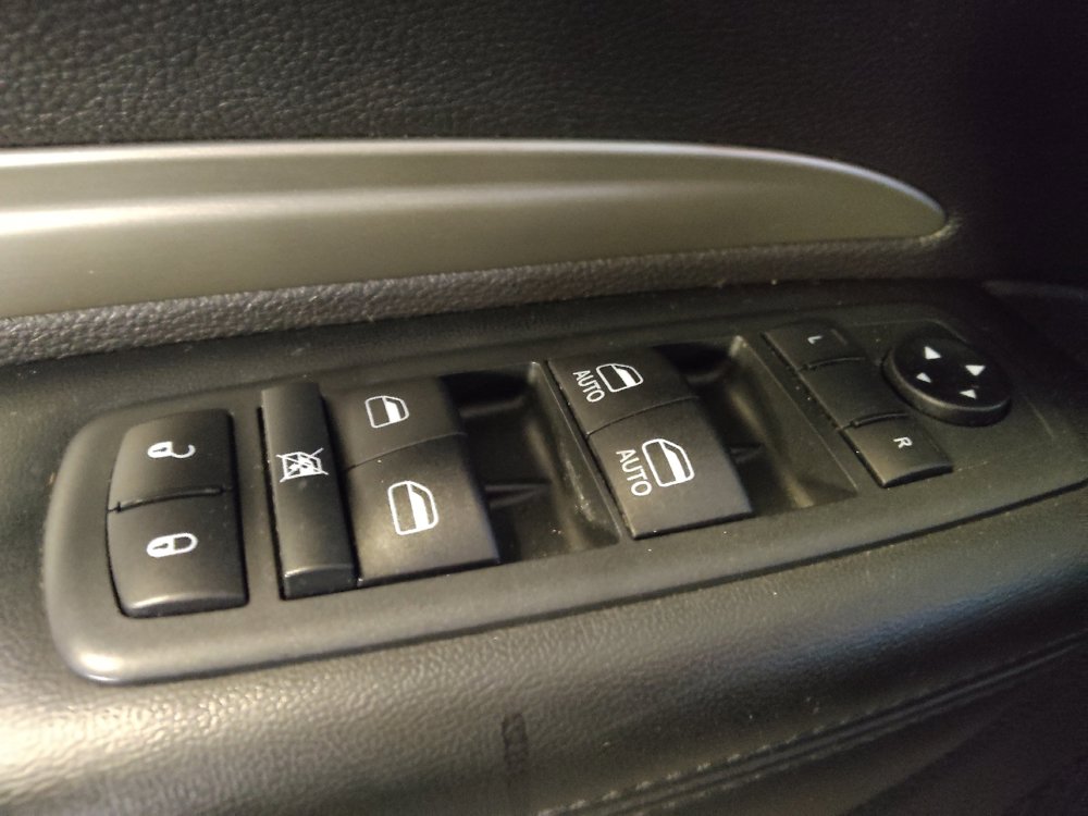 Used 2020 Dodge Durango SXT w/ 3rd Row Seating Group RWD image 27