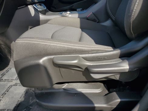 Used 2022 GMC Terrain SLE image 12