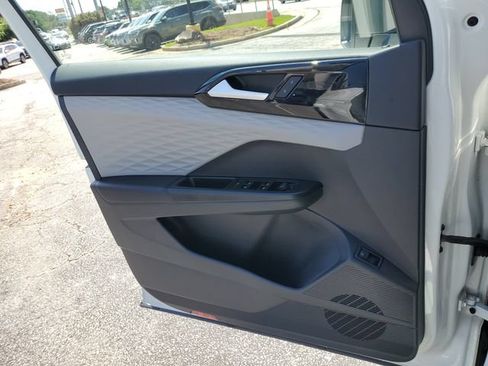 Certified 2023 Volkswagen Taos S FWD image 29