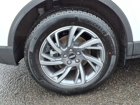 Used 2026 Lincoln Corsair Premiere w/ Rear Removable Package Tray image 8