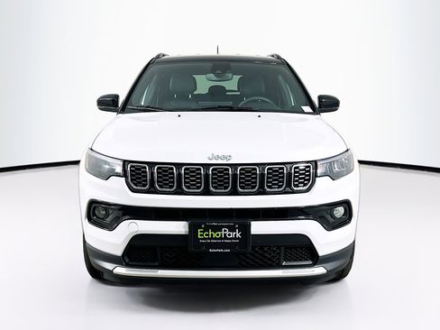 Used 2025 Jeep Compass Limited AWD/4WD image 2