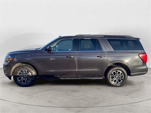 Certified 2024 Ford Expedition Max XLT image 2