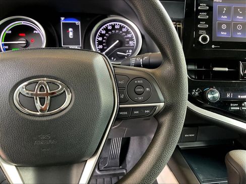 Used 2021 Toyota Camry LE FWD image 11