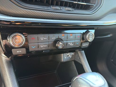 Used 2025 Jeep Compass Trailhawk AWD/4WD image 25