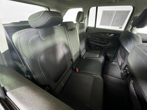 Used 2023 Jeep Grand Cherokee Laredo w/ Luxury Tech Group I image 24