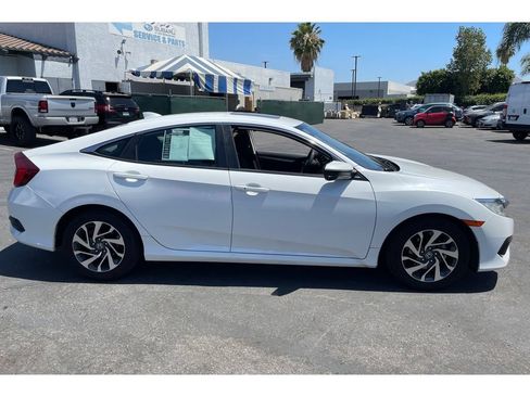 Used 2018 Honda Civic EX image 7