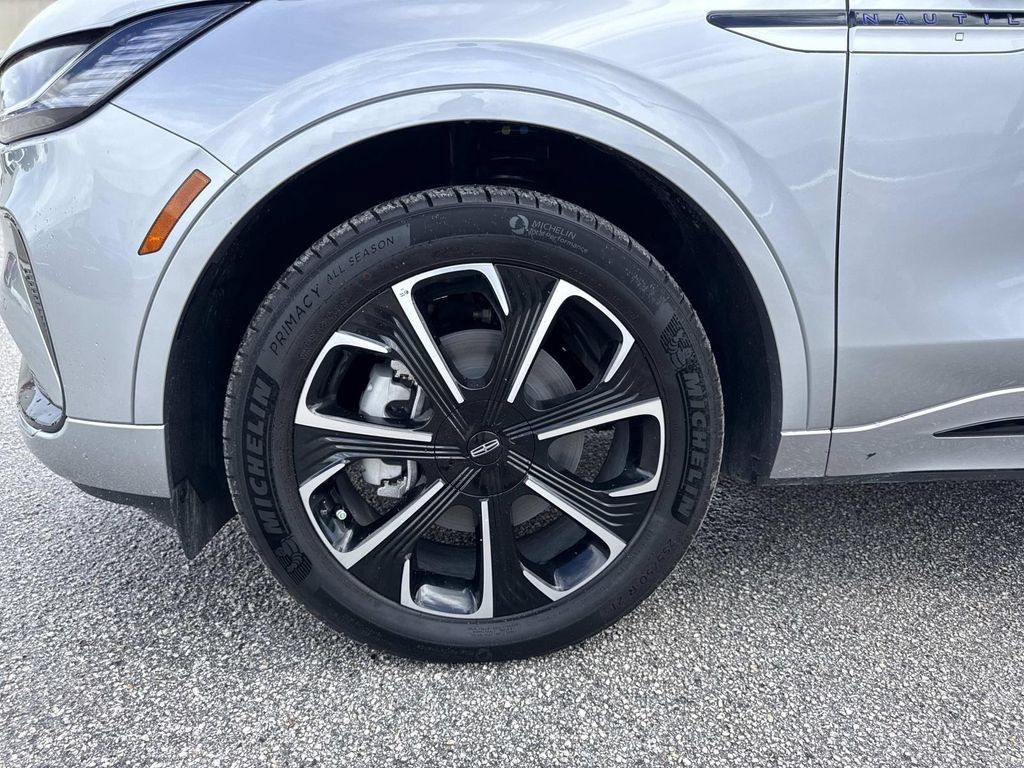 New 2026 Lincoln Nautilus Reserve AWD/4WD image 10