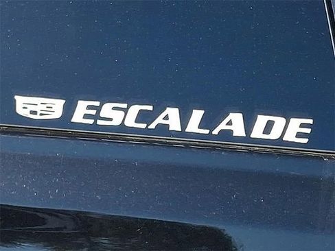 Used 2020 Cadillac Escalade Premium Luxury image 27