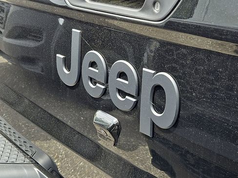 New 2026 Jeep Gladiator Mojave AWD/4WD image 5