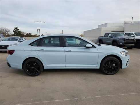 New 2026 Volkswagen Jetta SE image 2