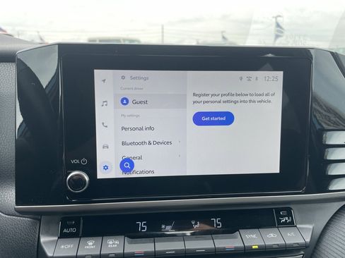 Used 2025 Toyota Camry SE image 16