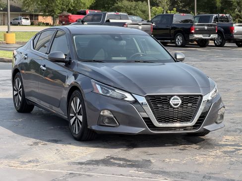 Used 2020 Nissan Altima 2.5 SL FWD image 3