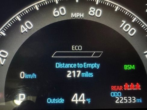 Used 2025 Toyota RAV4 XLE image 24