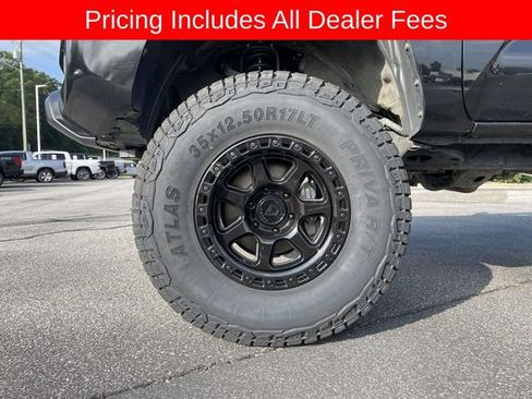 Used 2022 Toyota Tacoma SR AWD/4WD image 9