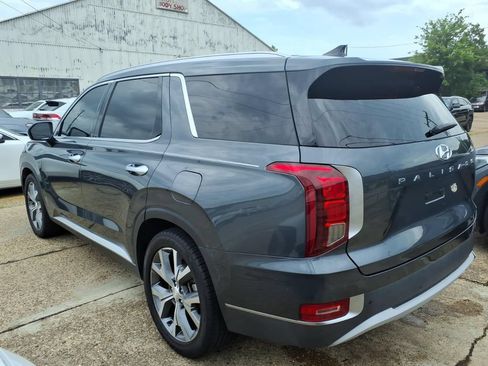 Used 2022 Hyundai Palisade SEL w/ Premium Package FWD image 3