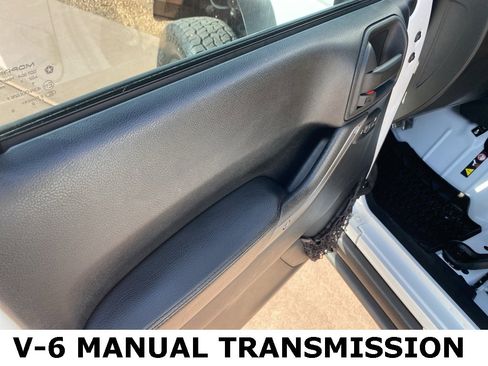 Used 2013 Jeep Wrangler Unlimited Sahara image 25