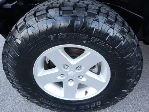 Used 2017 Jeep Wrangler Unlimited Sport w/ Quick Order Package 24S image 11