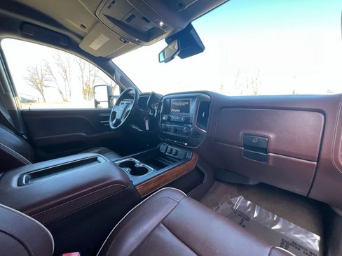 Used 2015 Chevrolet Silverado 2500 High Country w/ Duramax Plus Package AWD/4WD image 17