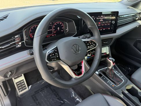 Used 2025 Volkswagen Jetta GLI Autobahn FWD image 18
