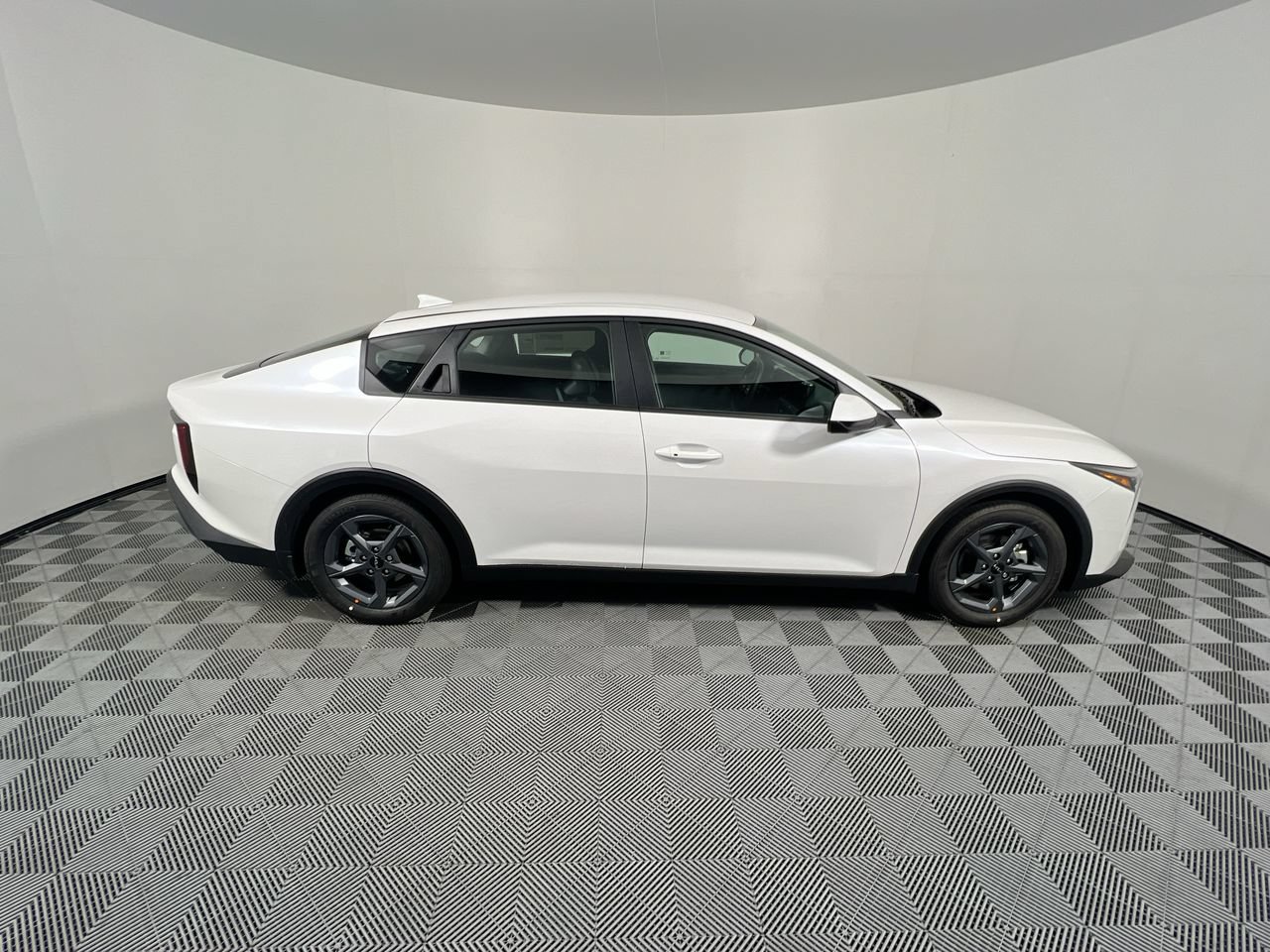New 2026 Kia K4 FWD image 2