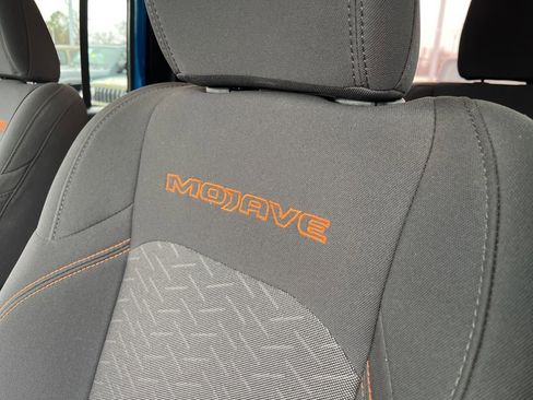 Used 2023 Jeep Gladiator Mojave image 32