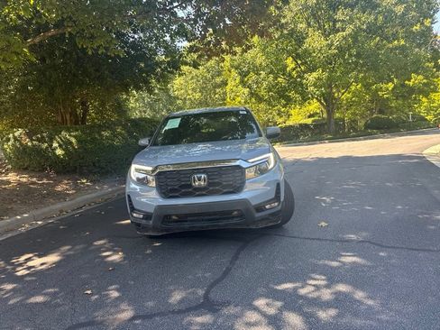 Used 2023 Honda Passport EX-L image 2