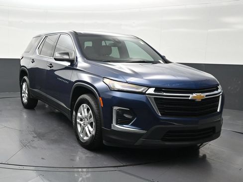 Used 2023 Chevrolet Traverse LS FWD image 8