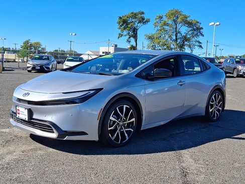 Certified 2023 Toyota Prius Prime XSE image 3