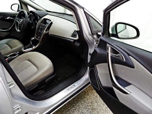 Used 2016 Buick Verano w/ Comfort Package FWD image 12