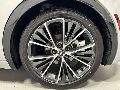 Used 2025 Toyota Prius XLE image 65