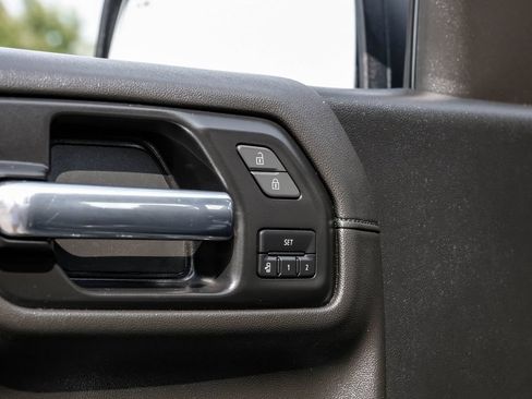 Used 2022 Chevrolet Silverado 1500 High Country w/ Technology Package AWD/4WD image 60