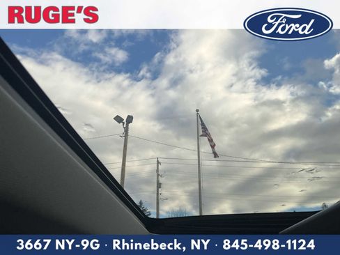 Certified 2022 Ford Explorer XLT w/ Equipment Group 202A image 25