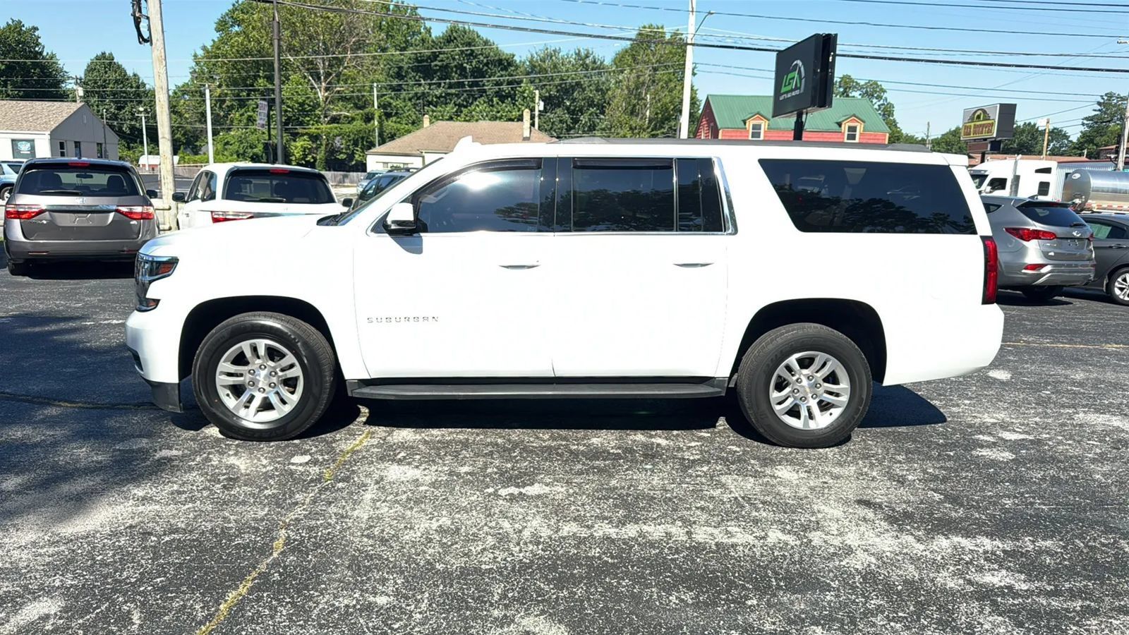 Used 2017 Chevrolet Suburban LS w/ Enhanced Driver Alert Package RWD image 4