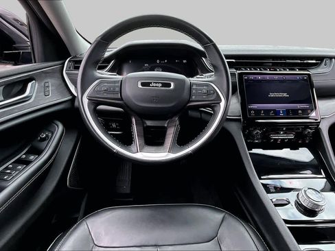 Used 2022 Jeep Grand Cherokee L Limited AWD/4WD image 6