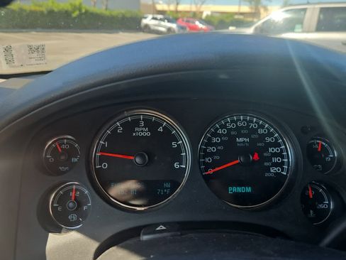 Used 2013 Chevrolet Tahoe LTZ image 18