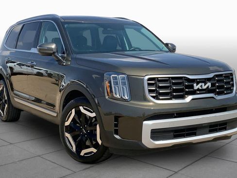 Certified 2025 Kia Telluride S AWD/4WD image 3