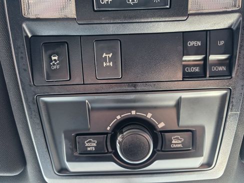 Used 2017 Toyota Tacoma TRD Off-Road image 33