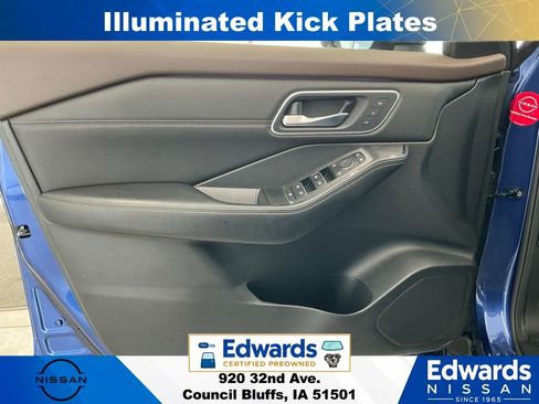 Used 2023 Nissan Rogue Platinum AWD/4WD image 25