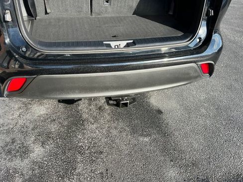 Used 2021 Toyota Highlander XLE image 15