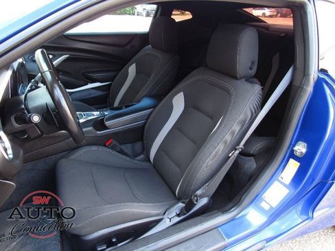 Used 2021 Chevrolet Camaro LT image 11