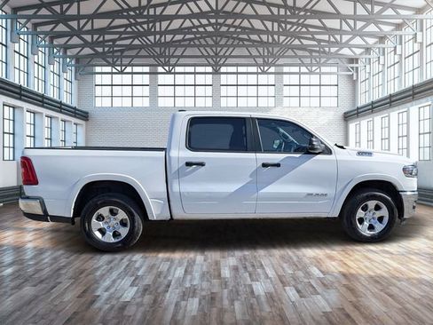 Used 2025 RAM 1500 Big Horn AWD/4WD image 3