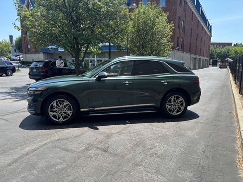 Used 2023 Genesis GV70 2.5T w/ Select Package AWD/4WD image 3