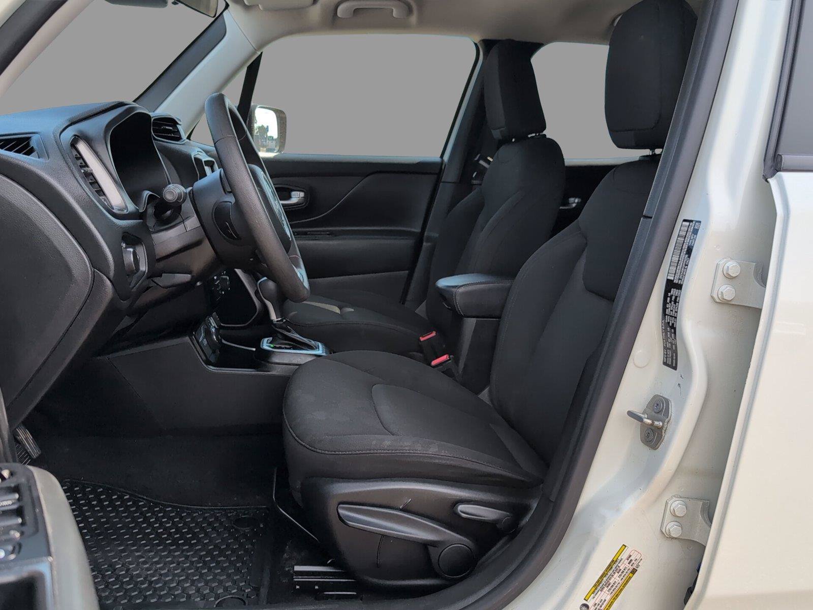 Used 2023 Jeep Renegade Latitude AWD/4WD image 13
