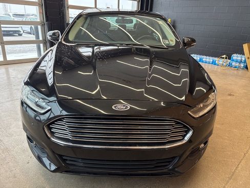 Used 2015 Ford Fusion SE w/ Equipment Group 202A image 3