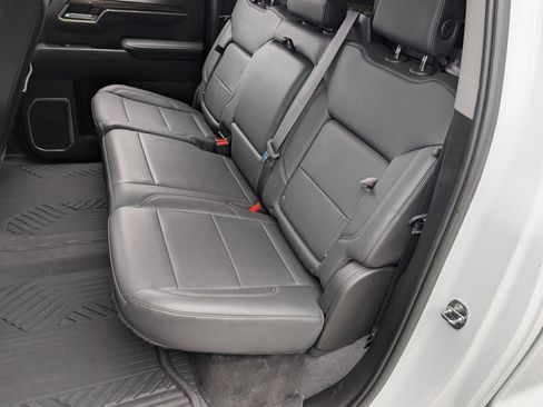 Used 2022 Chevrolet Silverado 1500 LT Trail Boss w/ LT Trail Boss Premium Package AWD/4WD image 17