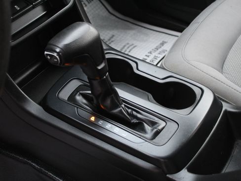 Used 2018 Chevrolet Colorado W/T image 16