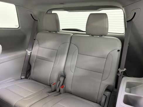 Used 2021 GMC Acadia SLT w/ Technology Package FWD image 26