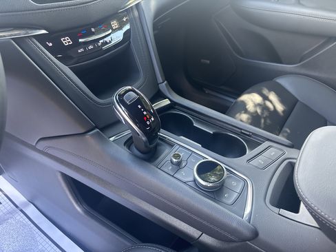 New 2025 Cadillac XT5 Luxury image 24